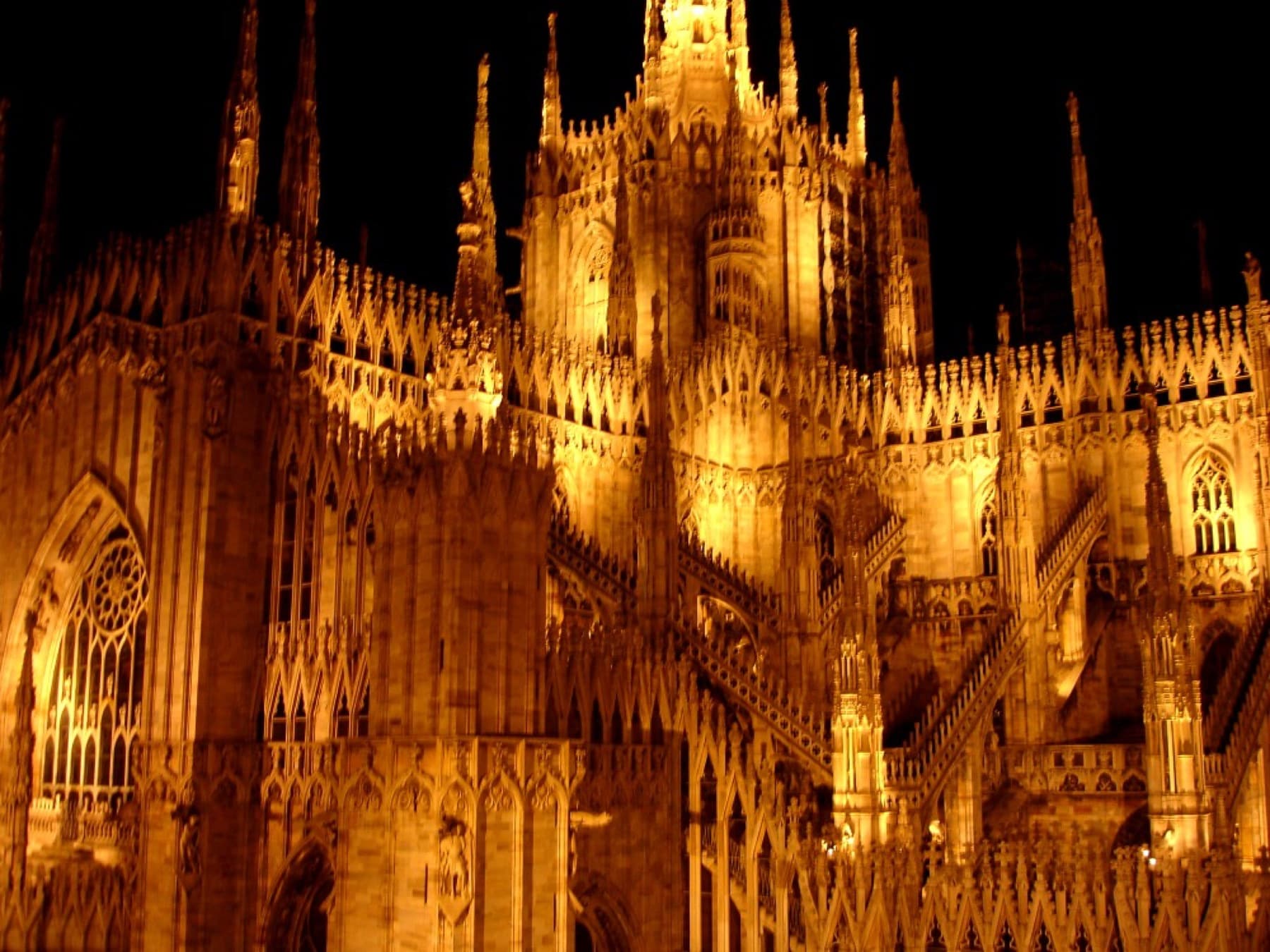 Milán