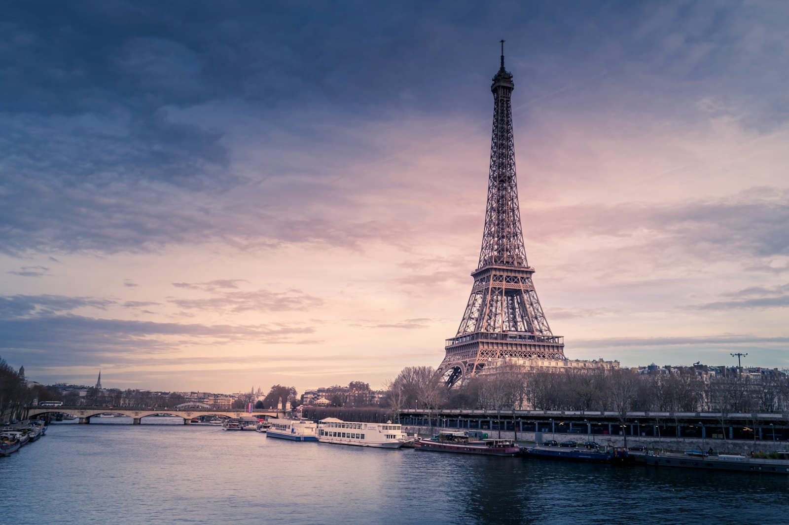 Torre Eiffel desde el Sena